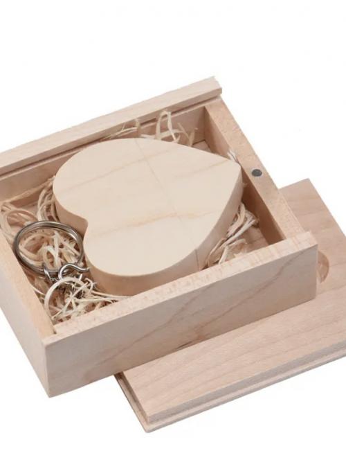 Houten USB stick in doosje gepersonalieerd